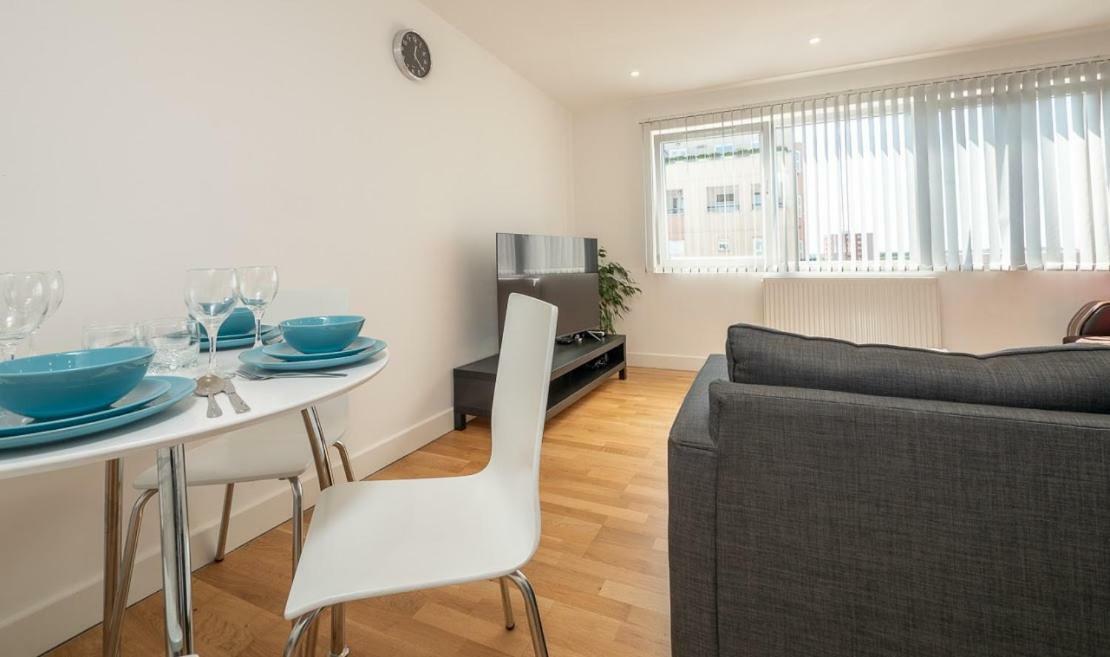 Easystay Slough Central Free Parking מראה חיצוני תמונה