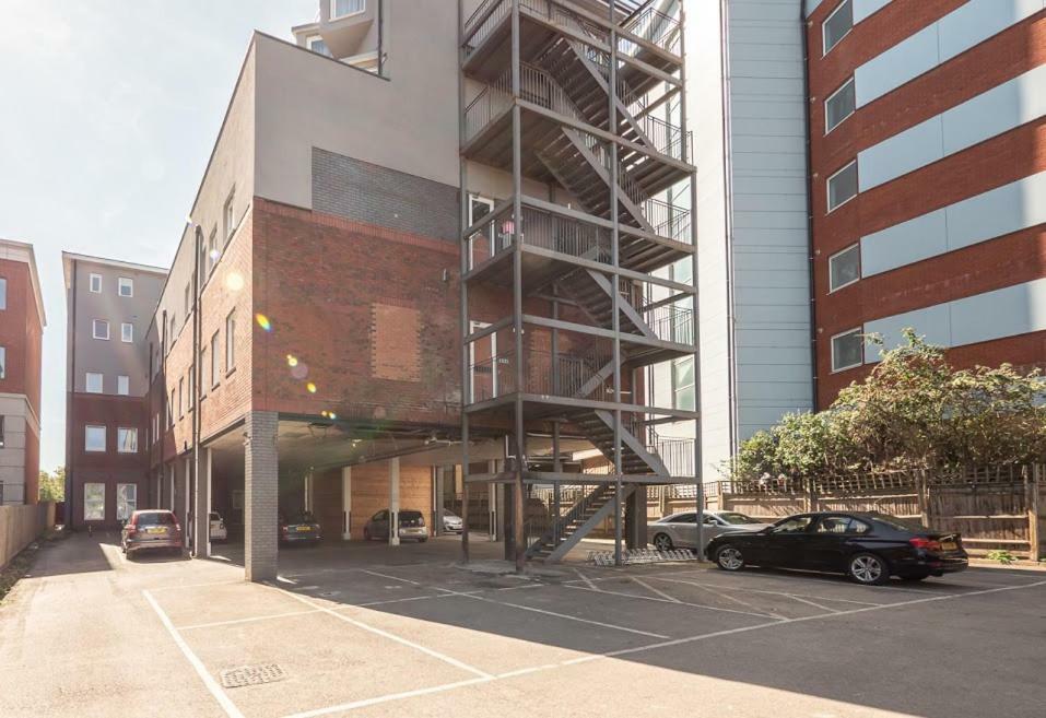 Easystay Slough Central Free Parking מראה חיצוני תמונה